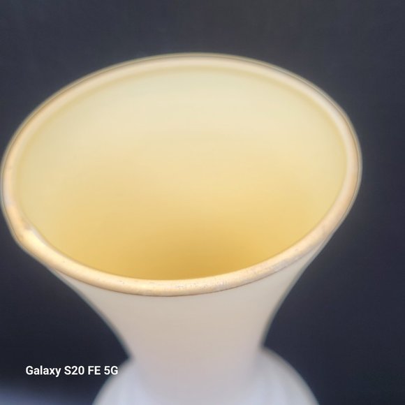 Vintage White Satin Frosted Vase Made In Italy Wheat And Flower Design 10” - Picture 3 of 10